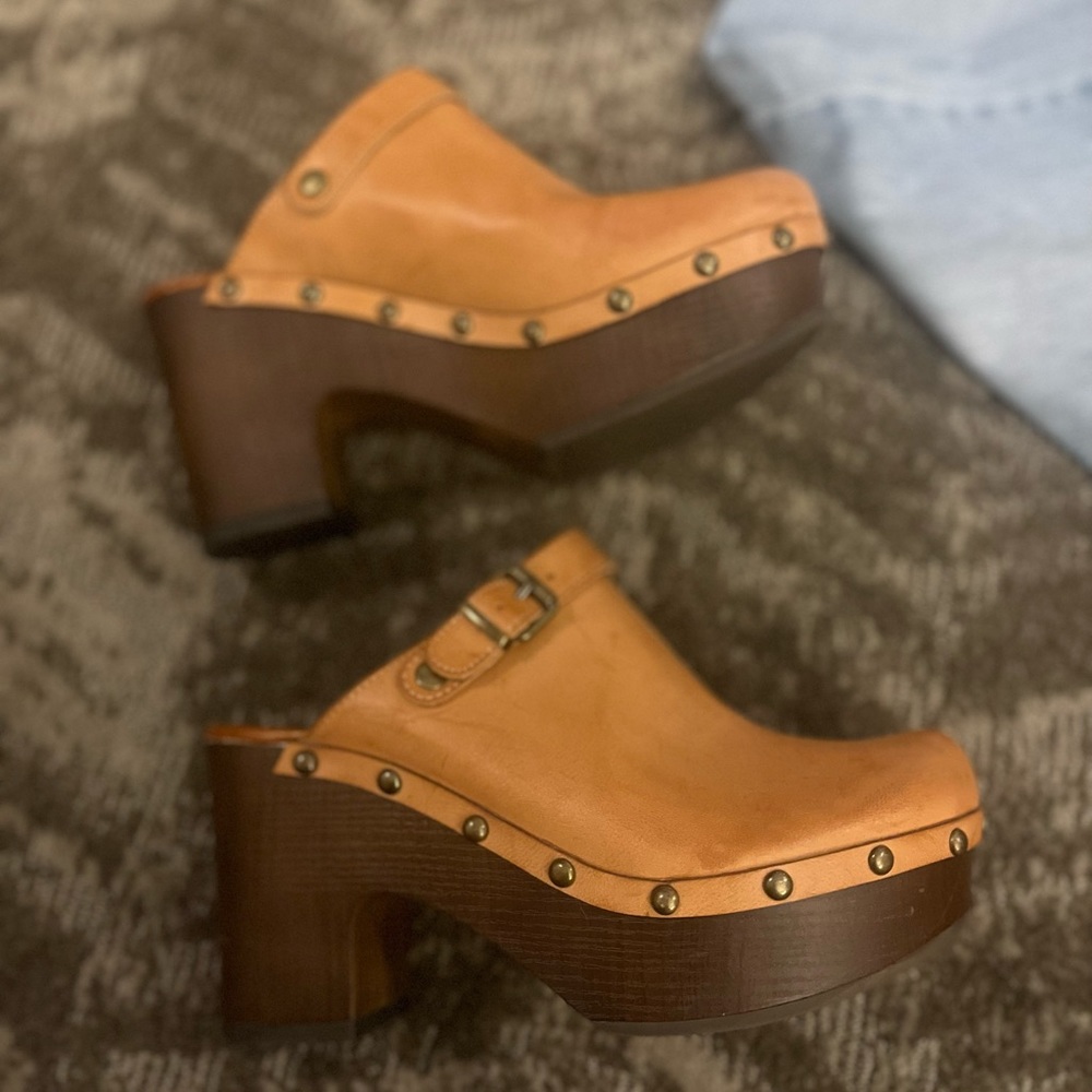Stylish clog heels